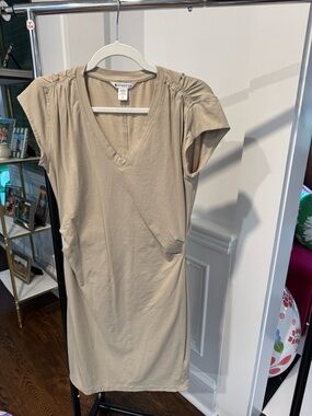 Athleta Beige V-Neck Ruched Sleeve Dress